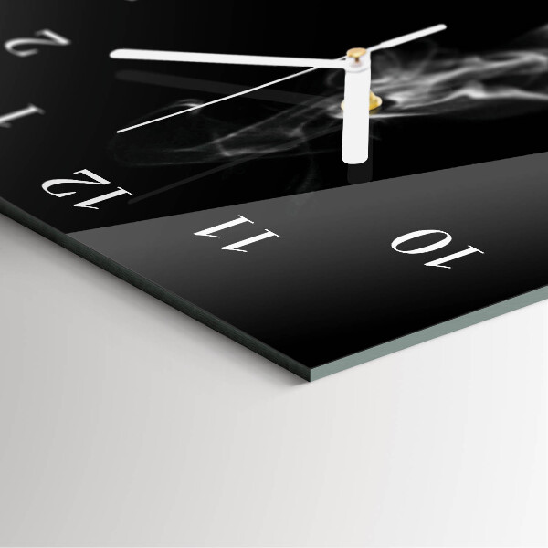 Horloge rectangulaire verticale Une tasse de café