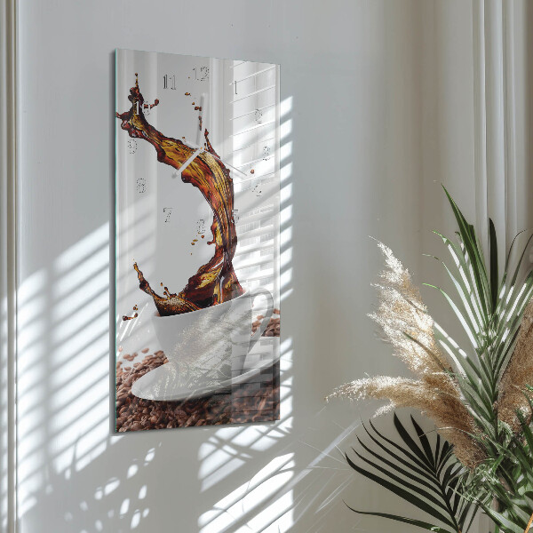 Horloge rectangulaire verticale Une tasse de café