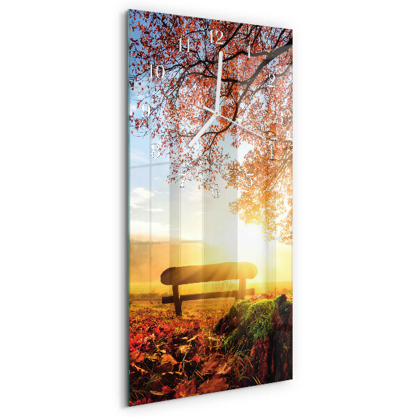 Horloge rectangulaire verticale Banc dans le parc