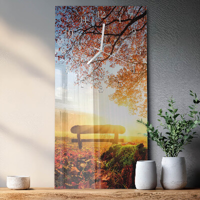 Horloge rectangulaire verticale Banc dans le parc