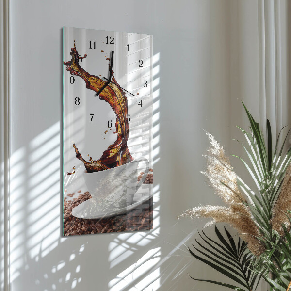 Horloge murale verticale Une tasse de café