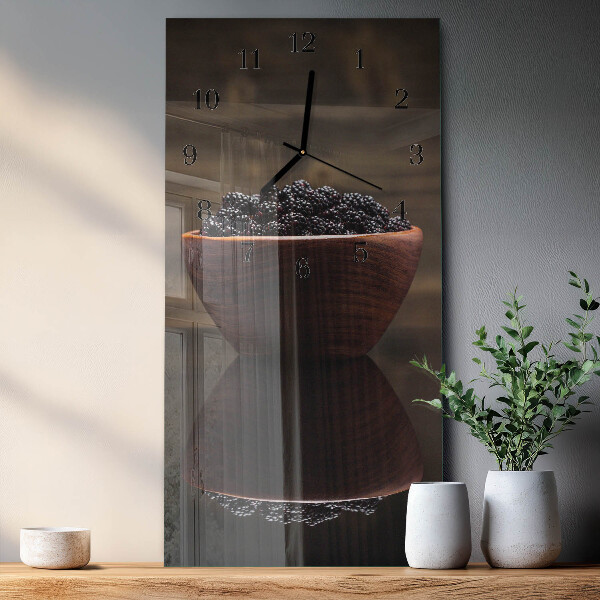 Horloge murale verticale mûres
