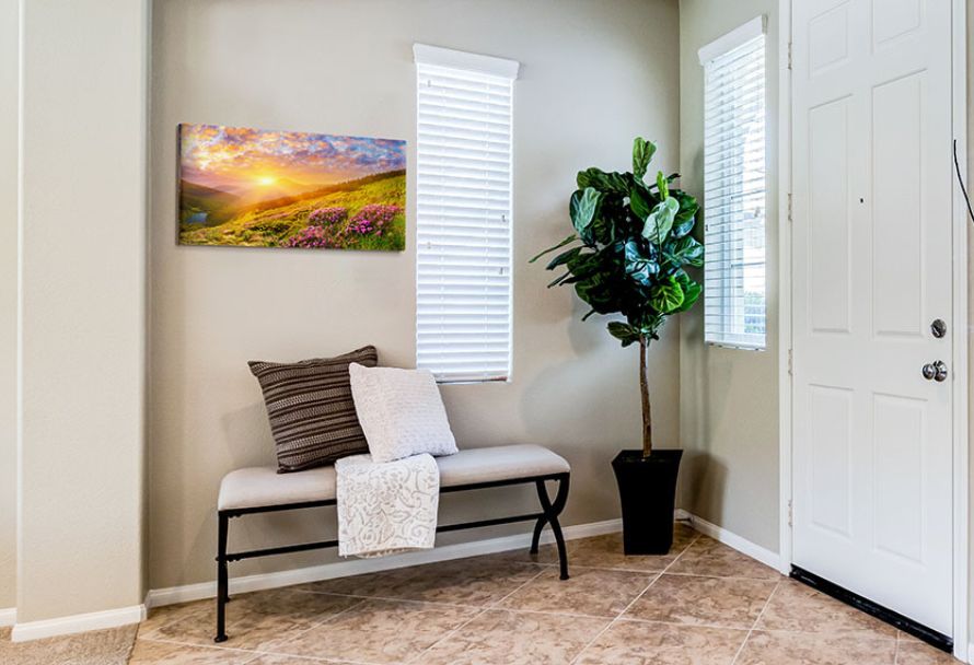 Comment décorer votre couloir ? Des idées créatives pour optimiser l