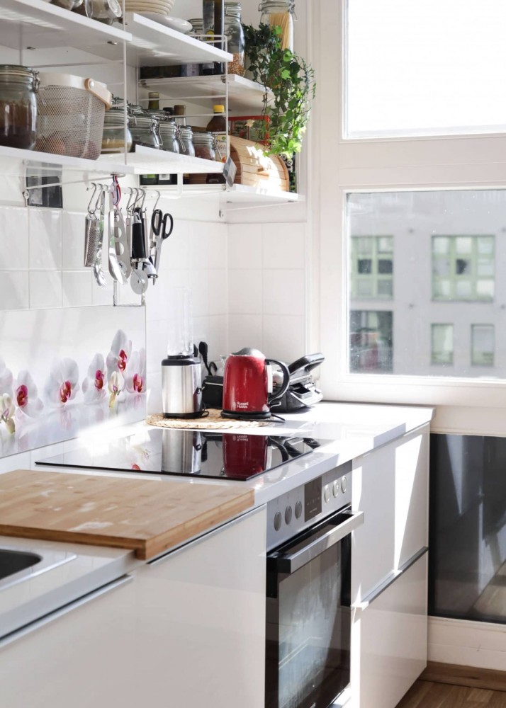 Comment installer des panneaux de verre dans la cuisine ?